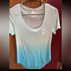 VICTORIAS SECRET PINK TSHIRT SIZE XS